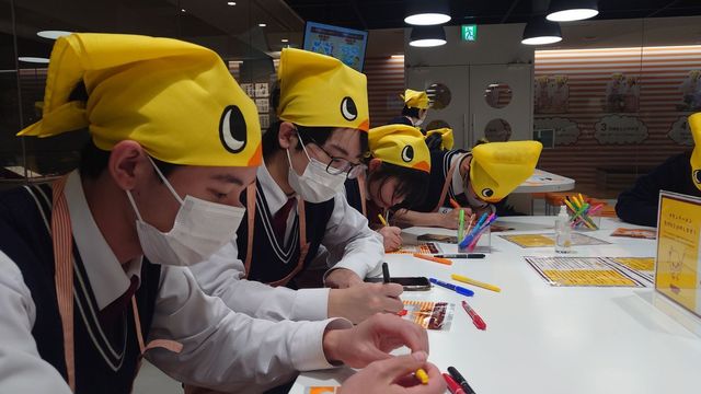 1000007042 1000007042